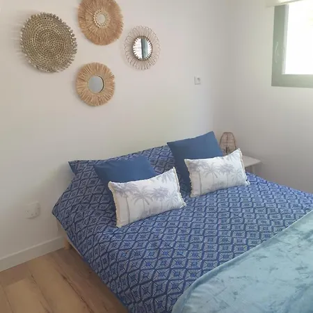 Apartment Henriville N °1 *