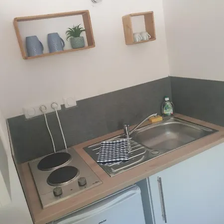 Henriville N °1 Apartment