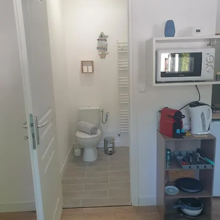 Apartment Henriville N °1 *