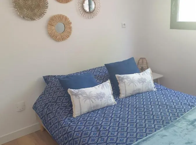 Apartment Henriville N °1 *